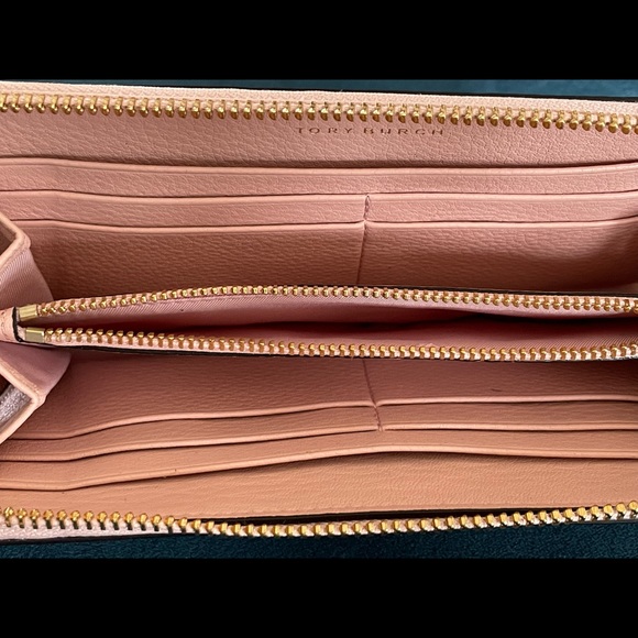 Tory Burch McGraw Continental Wallet in Pink Leather - Picture 5 of 8
